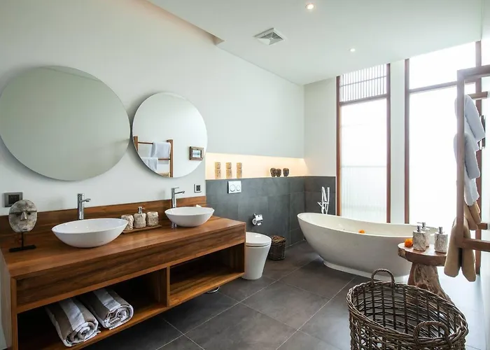 Luxury 3bd 5 Min From Berawa Villa Canggu (Bali)